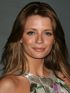 Life's rosy for Mischa Barton