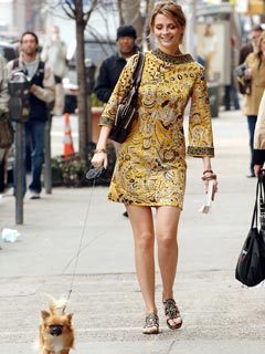 Mischa Barton makes her mutt proud
