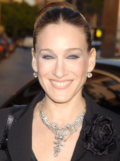 Sarah Jessica Parker orders red loo roll from Scottish company