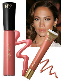 Jennifer Lopez looks just peachy�