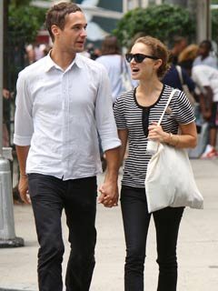 Photos - Hollywood couples go shopping