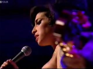  Amy Winehouse wows the audience at the 2007 Mercury Music Awards