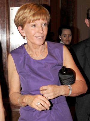 Anne Robinson to pay ex-husband �20m