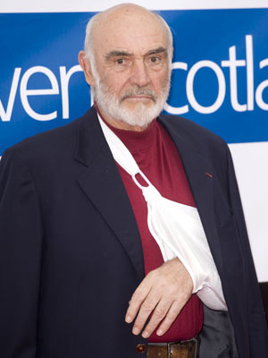 Sean Connery injures himself on golf course
