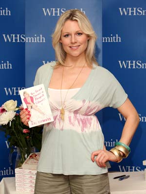 Abi Titmuss book signing only attracts 3 fans