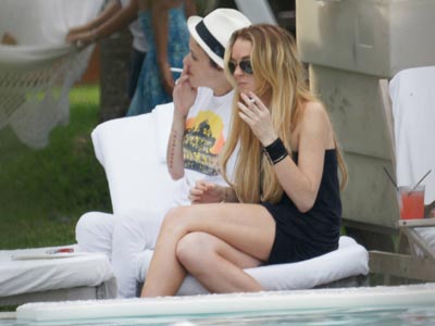 Celebrity Spy 4 August 2008: Lindsay Lohan holidays & Jordan ignores the cameras