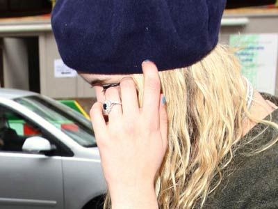 Peaches Geldof shows off her wedding ring