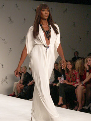 Naomi Campbell to sign �1m deal with D&G