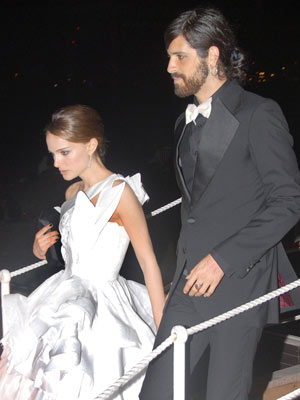 Natalie Portman splits with Devendra Banhart