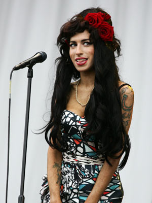 Amy Winehouse �asks to appear on Dale Winton game show�