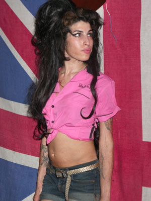 Amy Winehouse�s flat burgled