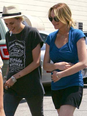 Lindsay Lohan sobs in street after row with Samantha Ronson