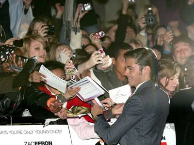 Zac Efron | Zac Efron is mobbed | Pictures | now magazine | celebrity gossip