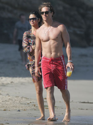 Matthew McConaughey struts his stuff | Now Magazine | Celebrity Spy | Pictures