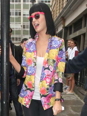 Katy Perry shows her flower power