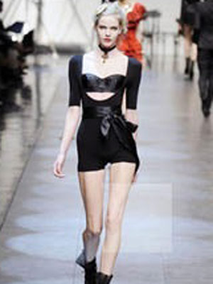 Liberate your bra a la Dolce & Gabbana 