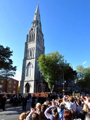 Stars attend Stephen Gately's funeral | Pictures | Celebrity Gossip | Now Magazine