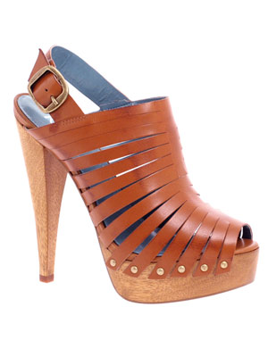 TREND ALERT: Tan heels 