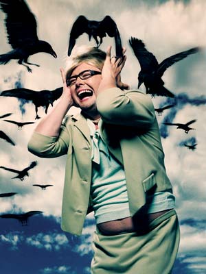 VIDEO Alan Carr's homage to The Birds 