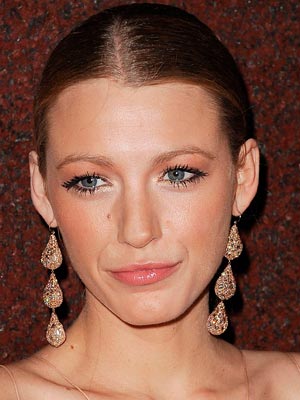 Leonardo DiCaprio 'ignores Blake Lively's texts'