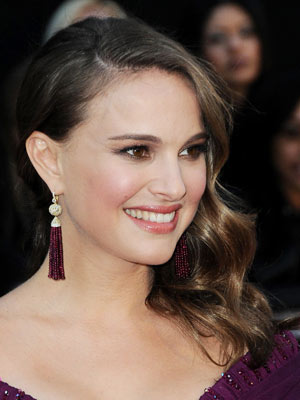 Natalie Portman under pressure to wed