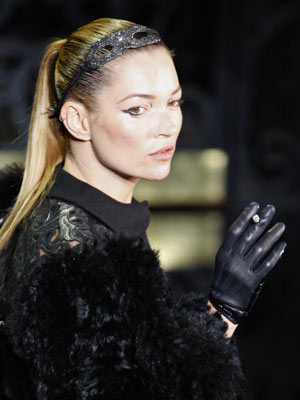 Kate Moss hasn�t had a boob job, leave her alone!