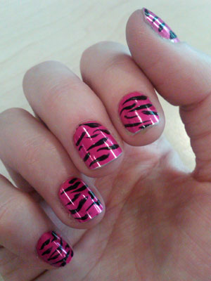 How to create funky nails in a flash