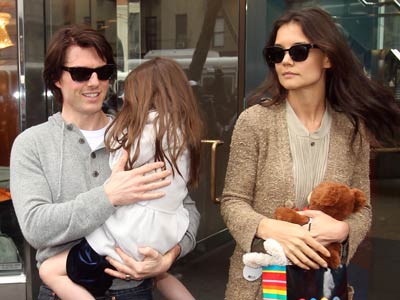 Tom Cruise, Katie Holmes and Suri go sweet shopping in New York