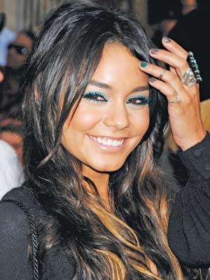 Vanessa Hudgens' blue eyeshadow