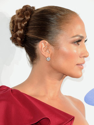 Jennifer Lopez gets tied up