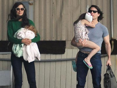 Tom Cruise, Katie Holmes and Suri head home from New York