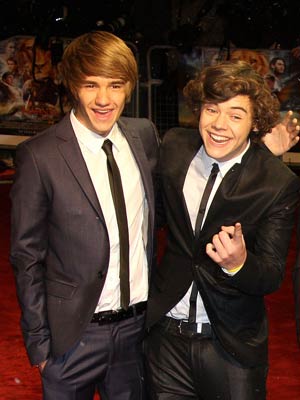 One Direction's Harry Styles and Liam Payne look around �1 million homes on the same Primrose Hill street