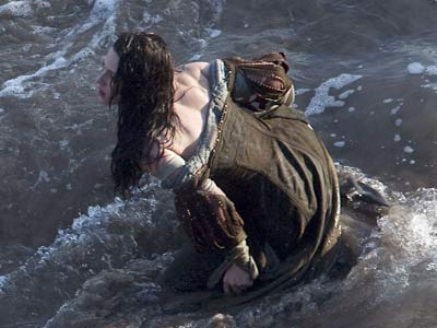 Kristen Stewart leaves Twilight behind to film new fantasy movie Snow White And The Huntsman in Wales 