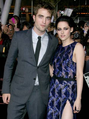 OMG! Robert Pattinson's sisters will 'kill' him if he gets back with love cheat Kristen Stewart