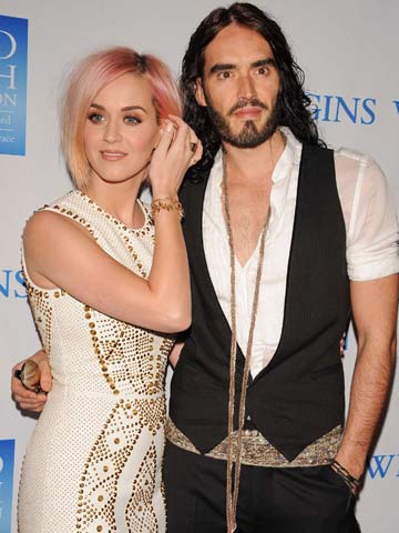 Katy Perry and Russell Brand | Katy Perry and Russell Brand at awards ceremony | Pictures | Photos | New | Celebrity News
