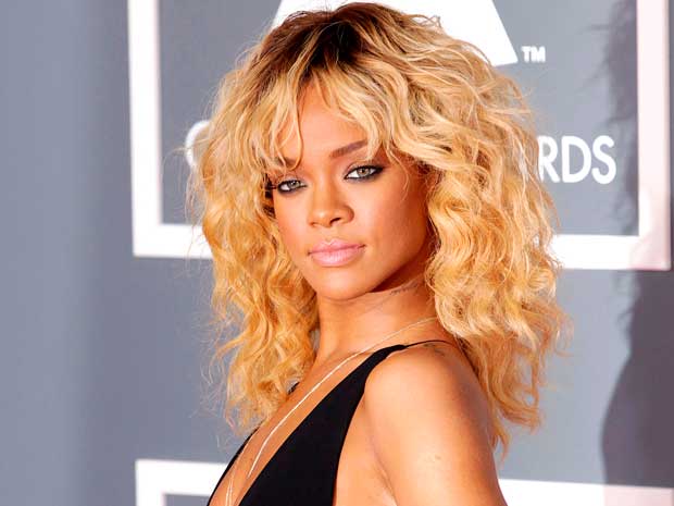 Stars step out at the Grammys 2012