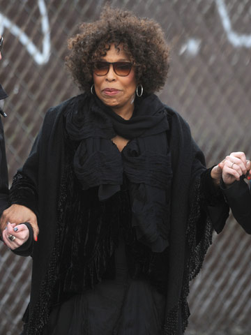 Roberta Flack | Whitney Houston's funeral | Pictures | Photos | New