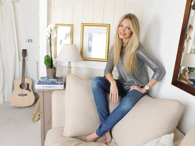 Zoe Hobbs' home | Now Shoot February 2012 | Pictures | Photos | New | Celebrity News