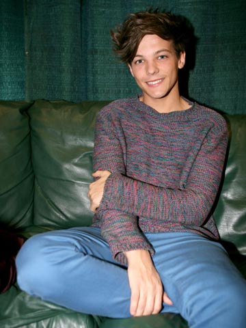 Louis Tomlinson wants to talk to Zayn Malik after 'flipping' on Twitter over Harry Styles gay rumours - enough Larry Stylinson!