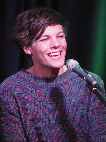 Eleanor Calder fights back after boyfriend Louis Tomlinson calls her a 'loser' on Twitter in tea bag tiff 