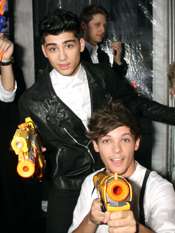 OMG! One Direction go to Zumba classes!