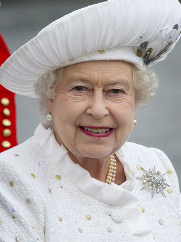 Kate Middleton and Prince William join the Queen for Thames Diamond Jubilee Pageant - a river spectacula