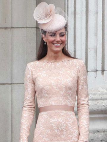 Kate Middleton wows in nude lace dress at Queen's Diamond Jubilee thanksgiving service