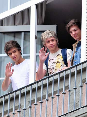 SCORE! 1D's Niall Horan, Louis Tomlinson and Liam Payne watch Champions League semi-final in Munich