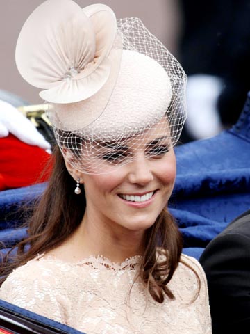 Kate Middleton teams nude lips with St Tropez tan for Diamond Jubilee