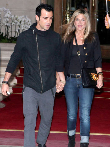 Jennifer Aniston celebrates with birthday boy Justin Theroux but bans his holiday in Hawaii