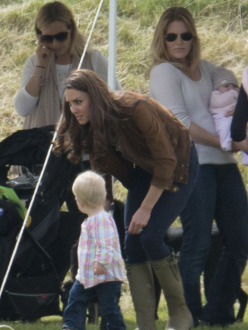 Kate Middleton bonds with baby Savannah while Prince William plays polo 