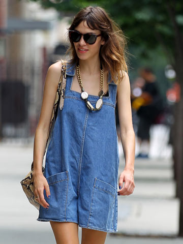 Star Trends: New celebrity fashion looks 