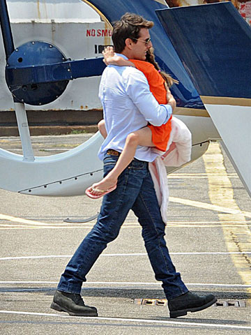 Tom Cruise rubbishes report he's 'abandoned' daughter Suri by taking her on helicopter trip in New York