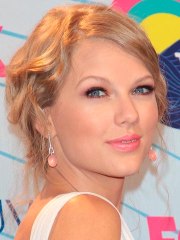 Hey Swifties, Taylor Swift launches her first fragrance this week